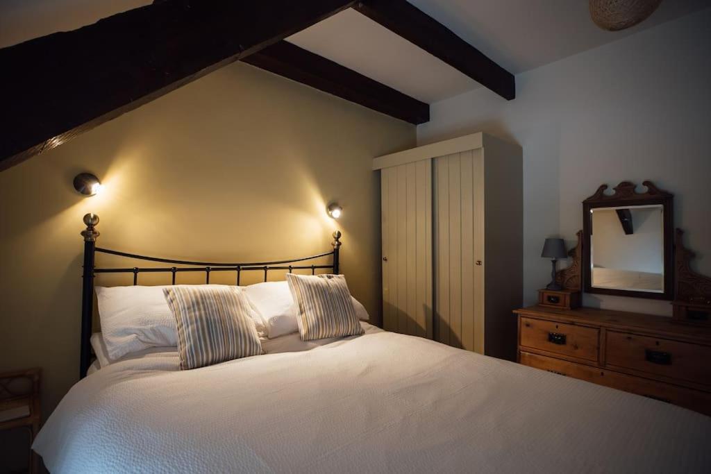 Barn Cottage - Family-Friendly Cottage With Heated Indoor Pool Гейверфордвест Екстер'єр фото