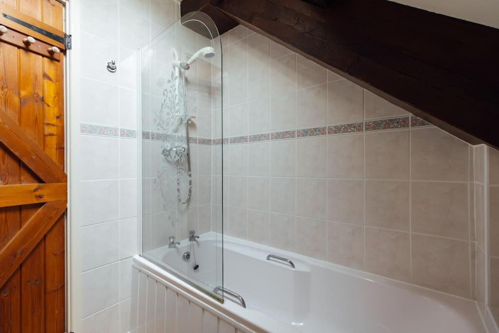 Barn Cottage - Family-Friendly Cottage With Heated Indoor Pool Гейверфордвест Екстер'єр фото