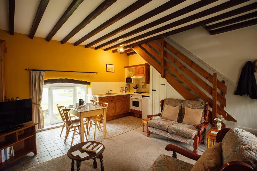 Barn Cottage - Family-Friendly Cottage With Heated Indoor Pool Гейверфордвест Екстер'єр фото